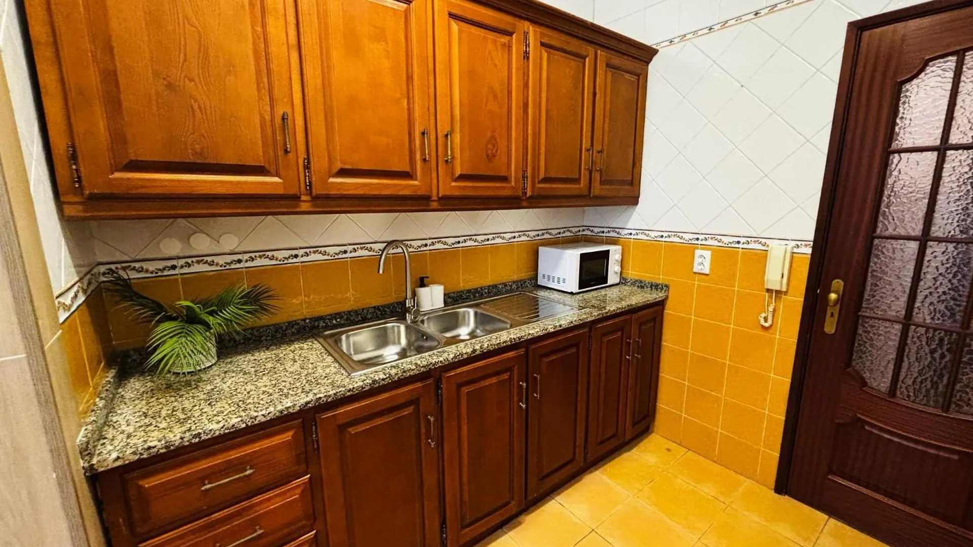 Top Location For Tourists, City Centre Lissabon Hostel